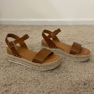 Espadrille platform sandals